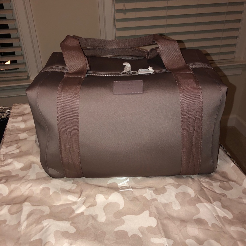 Dagne Dover THE LANDON CARRYALL - DUNE - LARGE